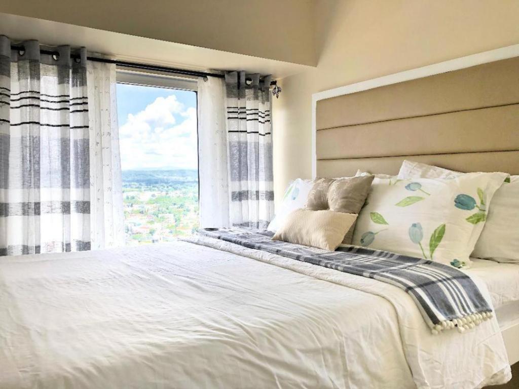 Nice Corner Ayala 1 Bedroom Condo At Heart Of Davao City With Hi Speed Wi Fi Internet Exteriör bild