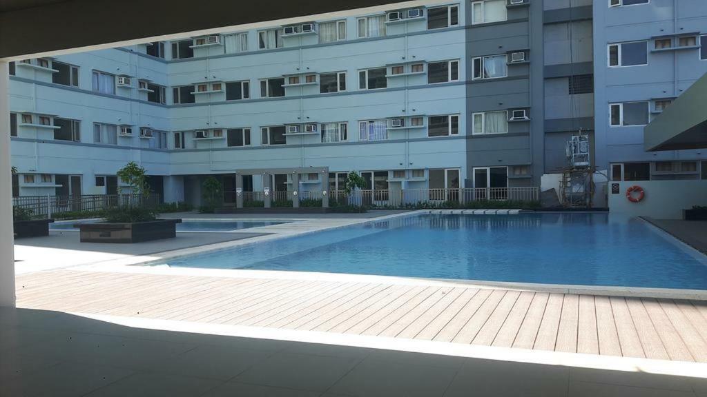 Nice Corner Ayala 1 Bedroom Condo At Heart Of Davao City With Hi Speed Wi Fi Internet Exteriör bild